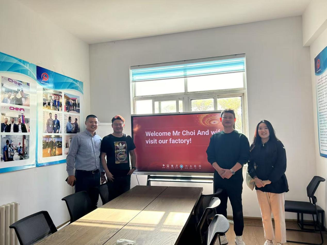Pelanggan Korea mengunjungi pabrik kami