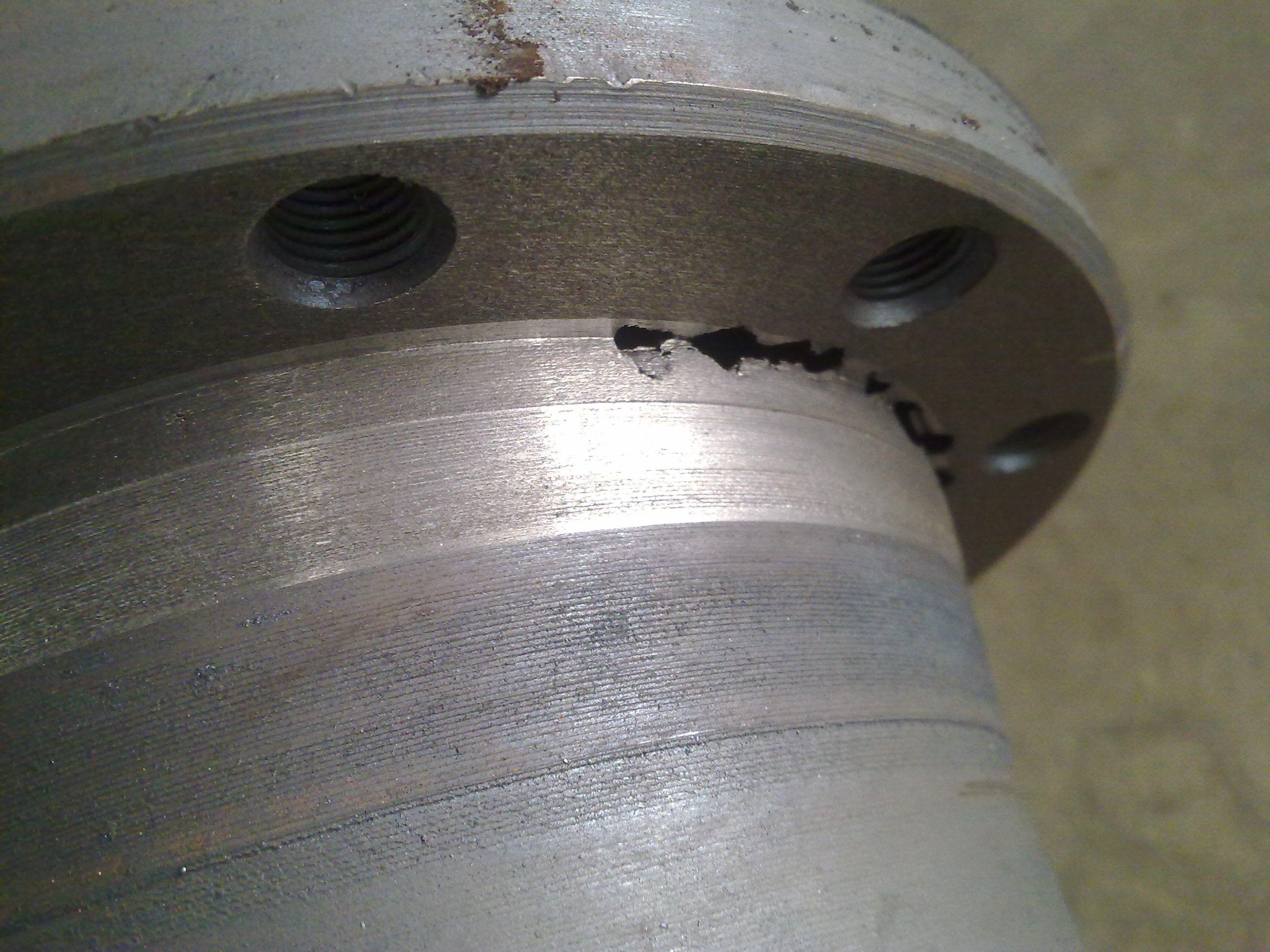 Apa penyebab cacat retak baja cor?